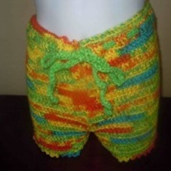 BEACH SHORTS  (MED) - Picture 1 of 5